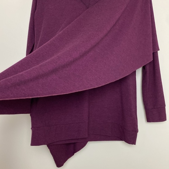 Soft Surroundings Long Sleeve V Neck Asymmetrical Sweater Size S - Picture 4 of 13